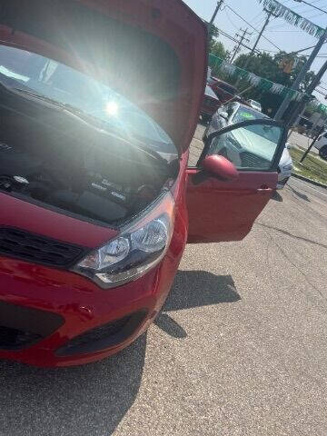 2014 Kia Rio 5-Door LX