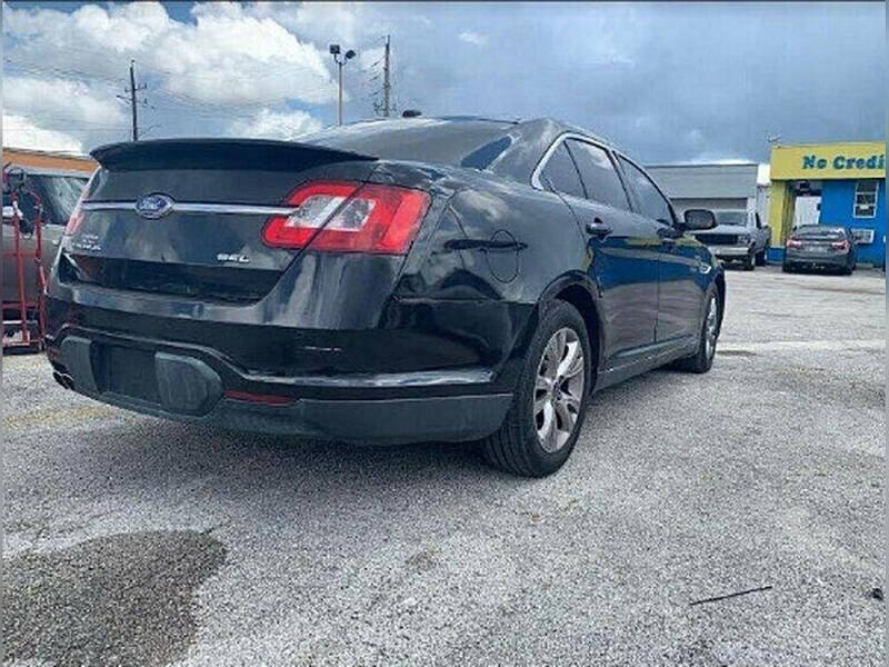 2011 Ford Taurus SEL