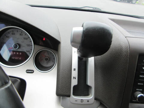 2012 Volkswagen Routan SE