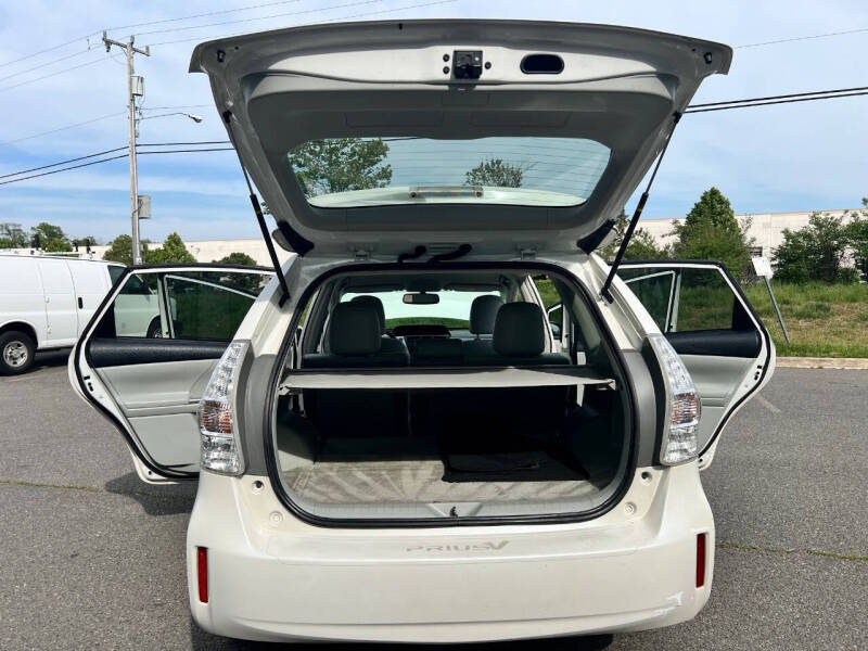 2012 Toyota Prius v Five