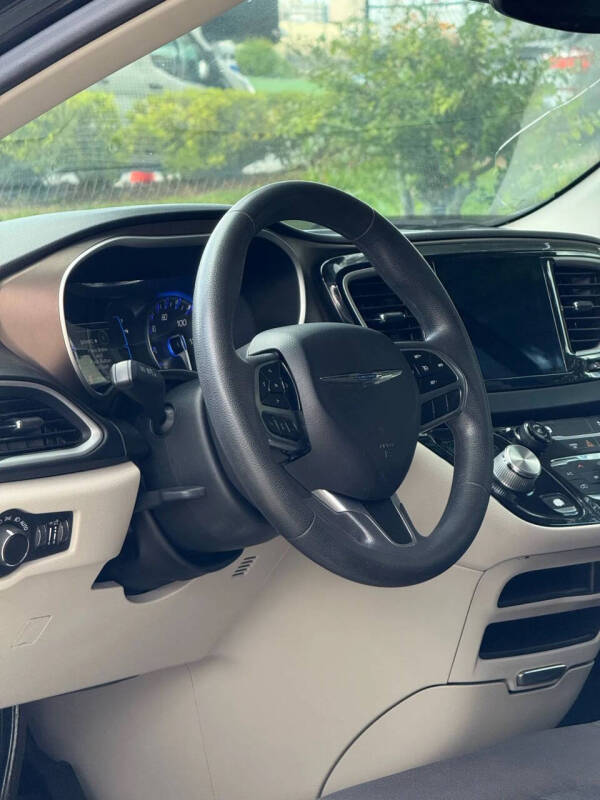 2017 Chrysler Pacifica Touring