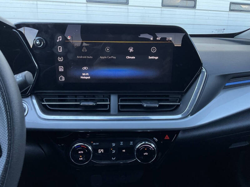 2025 Chevrolet Trax LT