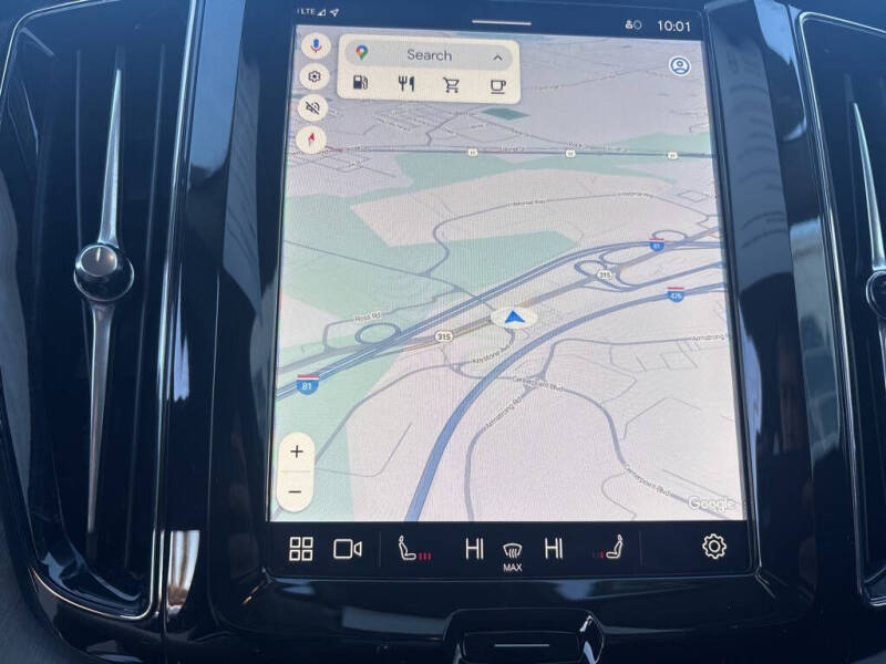 2025 Volvo XC60 B5 Plus Dark Theme