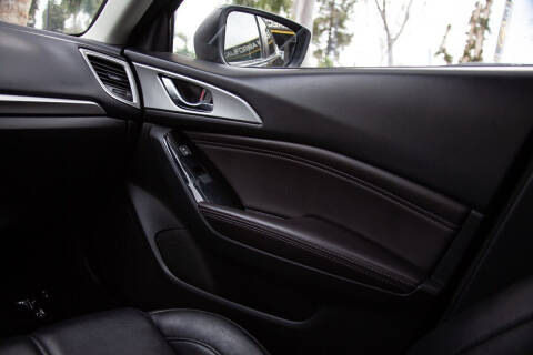 2018 Mazda MAZDA3 Touring