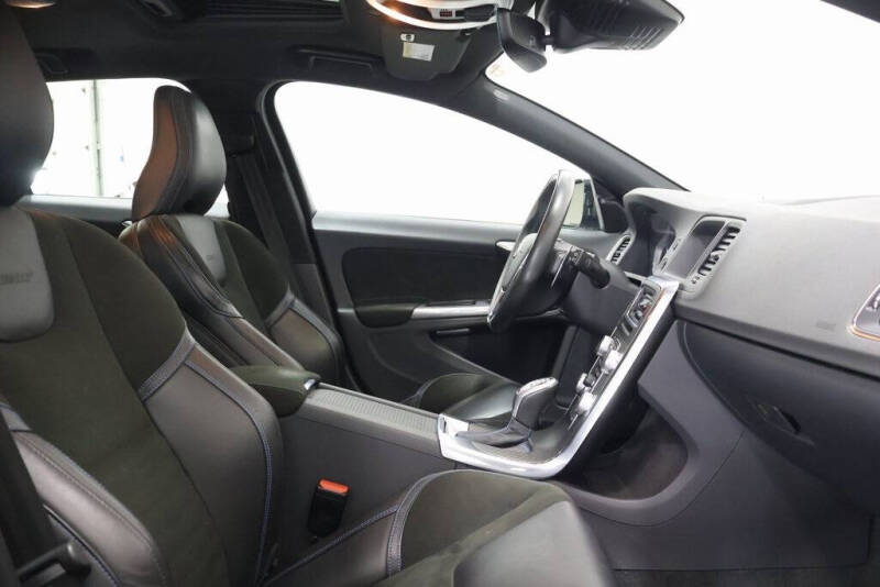 2018 Volvo V60 T6 Polestar