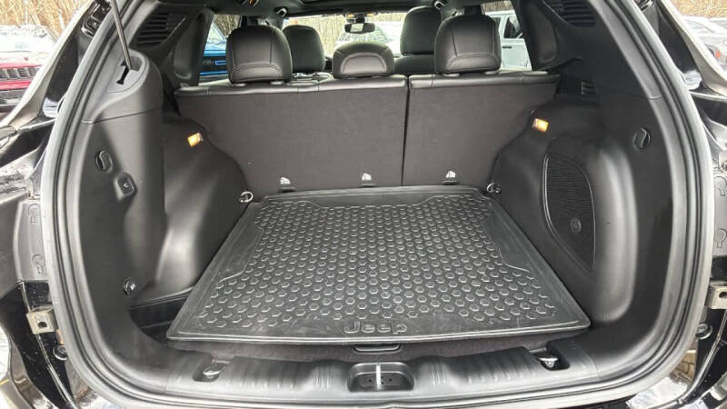 2023 Jeep Compass Latitude Lux