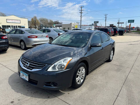 2012 Nissan Altima for sale at United Motors in Saint Cloud MN