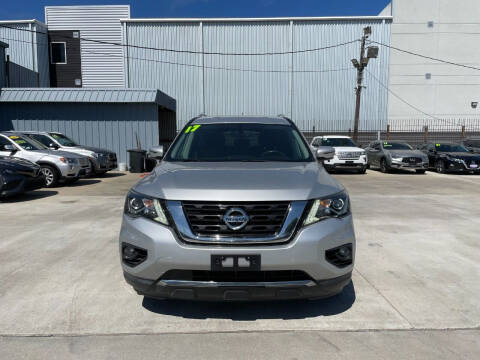 2017 Nissan Pathfinder SV