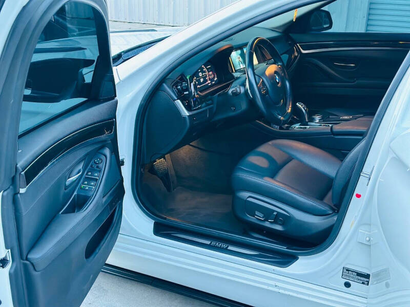 2016 BMW 5 Series 528i