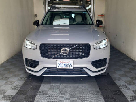 2023 Volvo XC90 Recharge T8 Plus Dark Theme