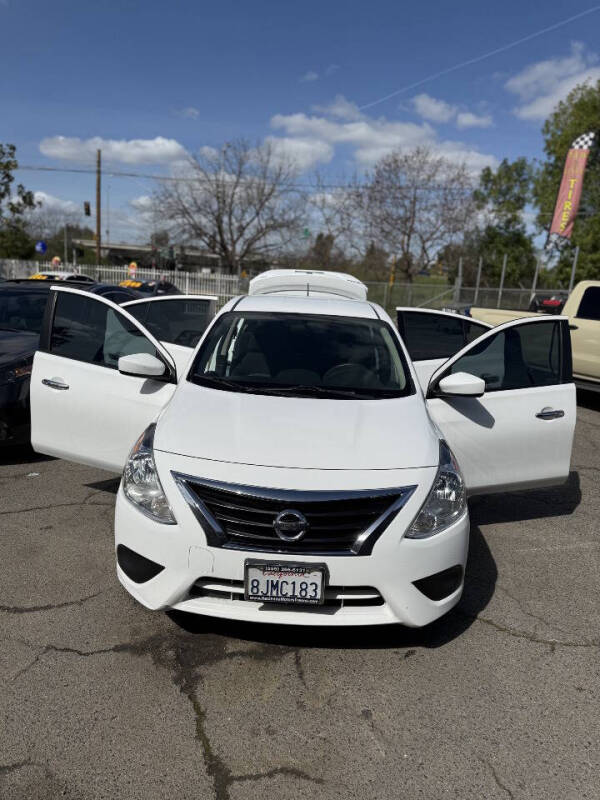 2019 Nissan Versa SV