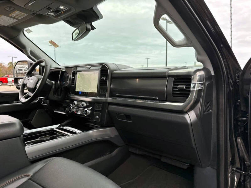 2025 Ford F-450 Super Duty Lariat