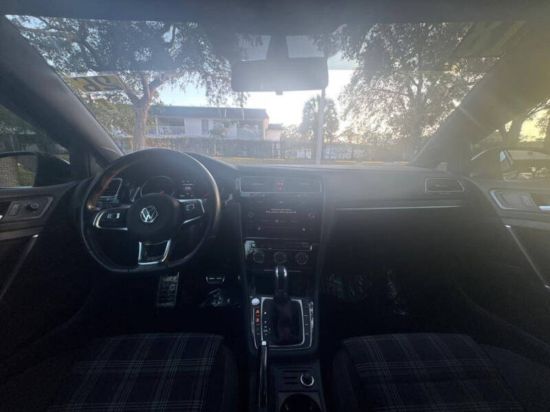 2018 Volkswagen Golf GTI SE