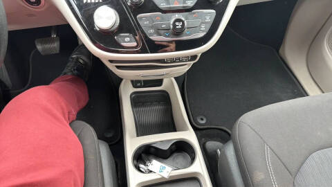 2021 Chrysler Voyager LX