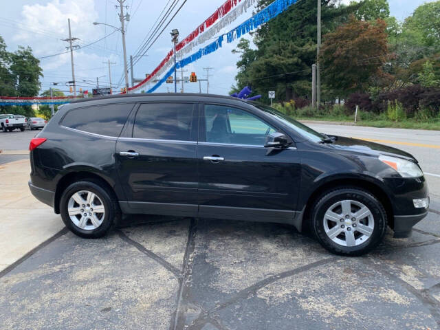 2011 Chevrolet Traverse for sale at Chuckie Bizzarro's Fleetwing Auto in Erie, PA