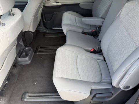 2024 Toyota Sienna LE 8-Passenger