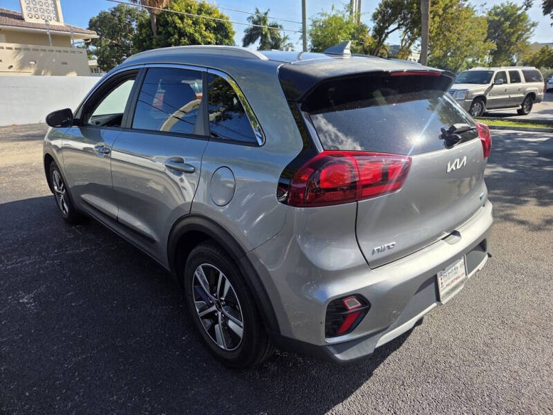 2022 Kia Niro LXS