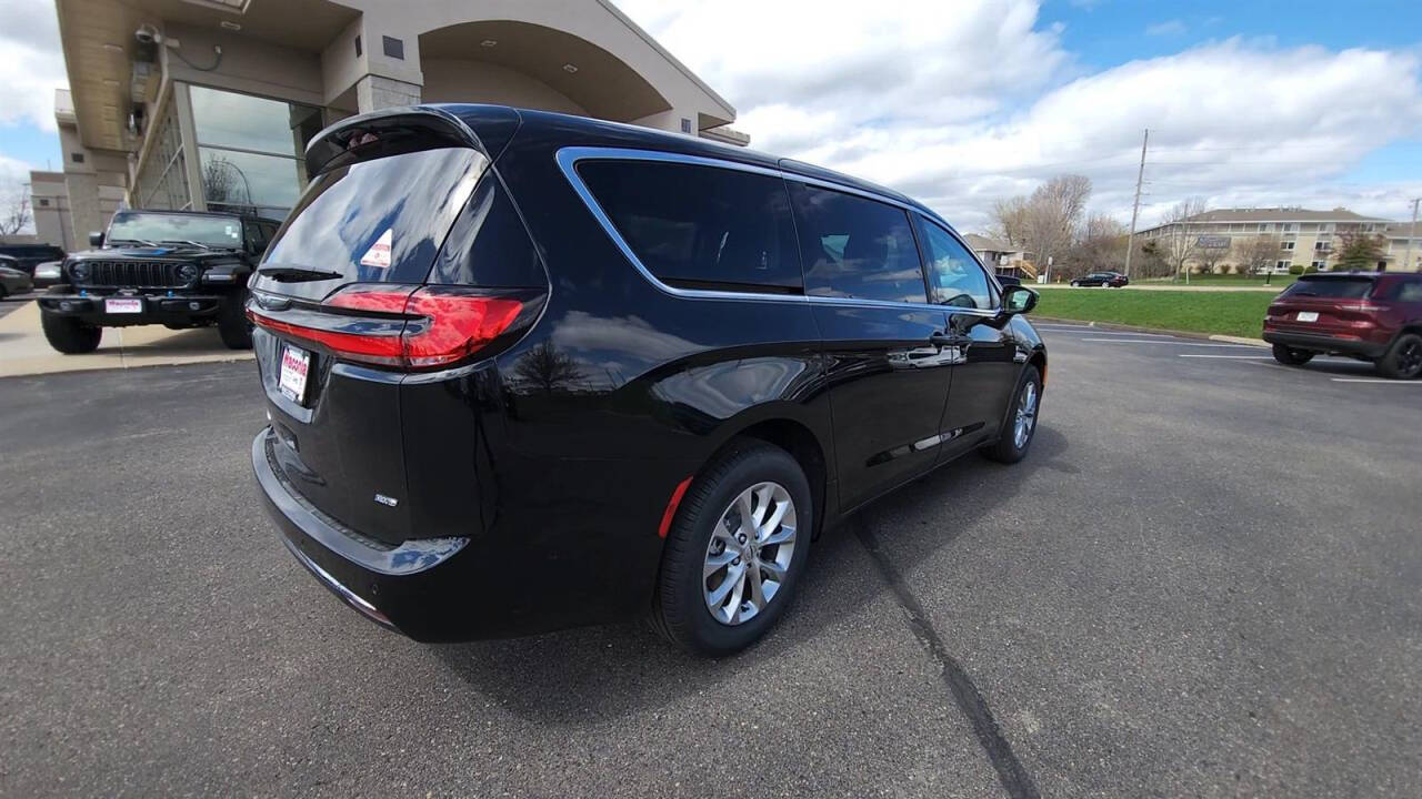 2024 Chrysler Pacifica for sale at Victoria Auto Sales in Victoria, MN