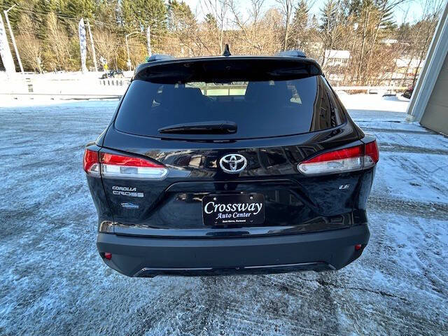 2024 Toyota Corolla Cross LE