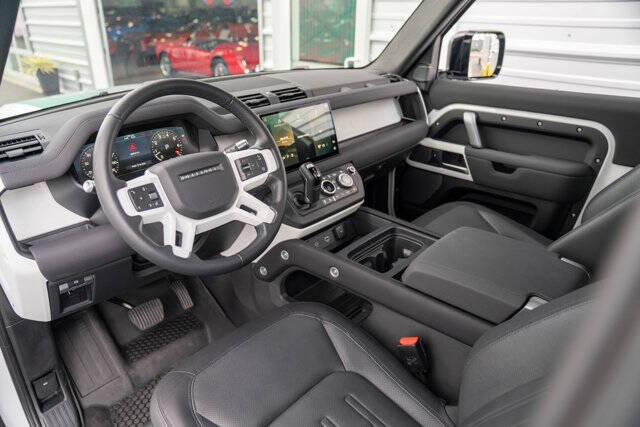 2022 Land Rover Defender 11