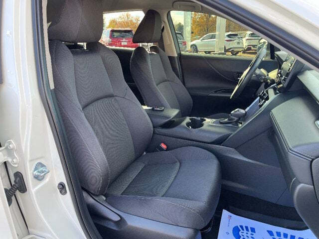 2021 Toyota Venza 15
