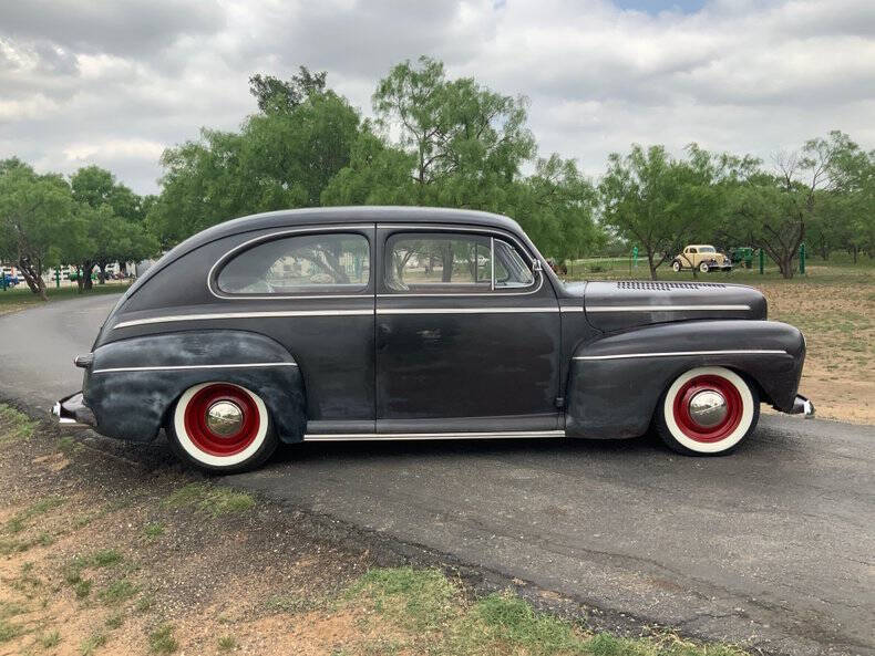 1946 Ford Deluxe