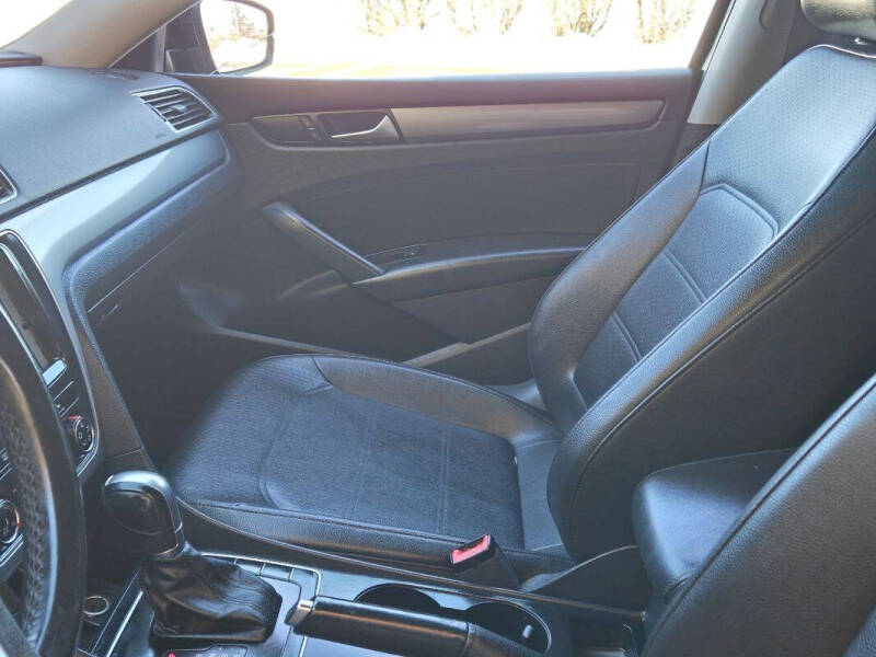 2014 Volkswagen Passat 2.5L Wolfsburg Edition PZEV