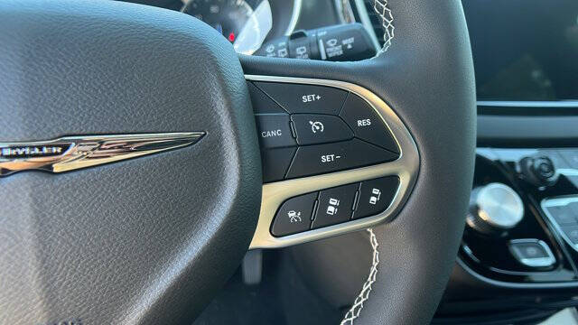 2026 Chrysler Voyager LX