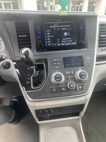 2015 Toyota Sienna