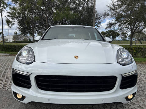 2017 Porsche Cayenne Platinum Edition
