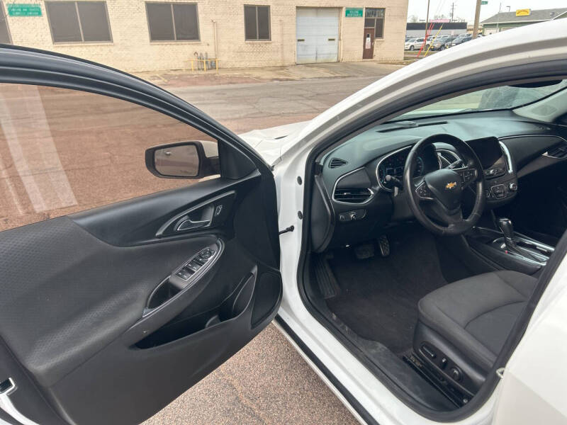 2017 Chevrolet Malibu LT