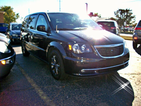2015 Chrysler Town and Country S