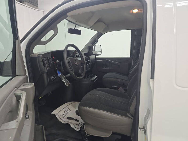 2020 GMC Savana Cargo Work Van - Photo 7