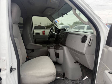 2013 Ford E-Series E-350 SD XLT