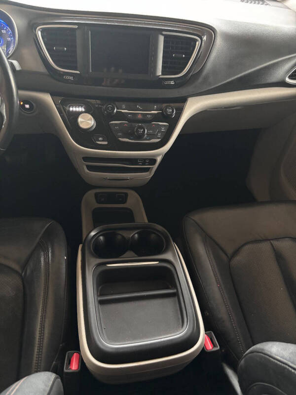 2020 Chrysler Pacifica Touring L