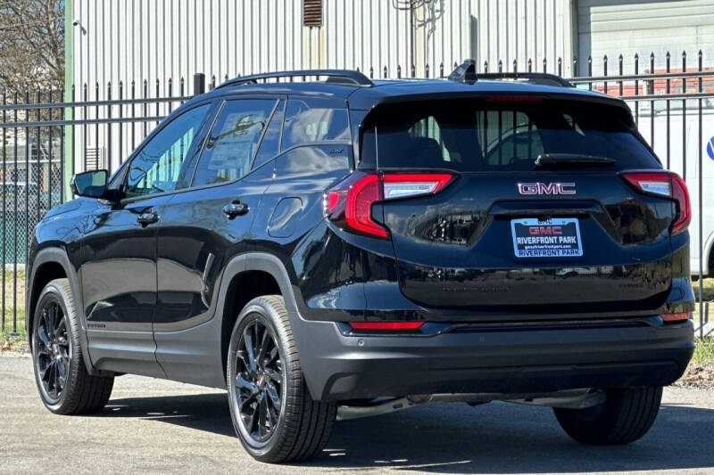 2024 GMC Terrain SLT