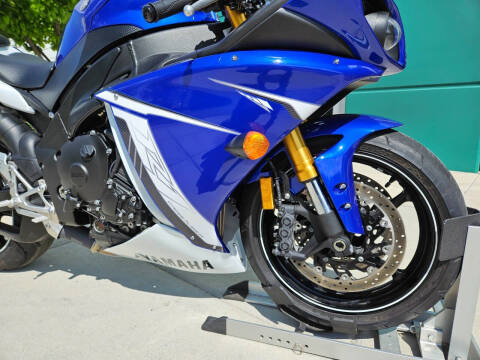 2011 Yamaha YZF-R1