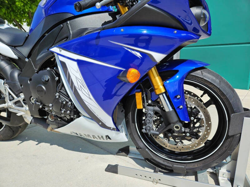 2011 Yamaha YZF-R1