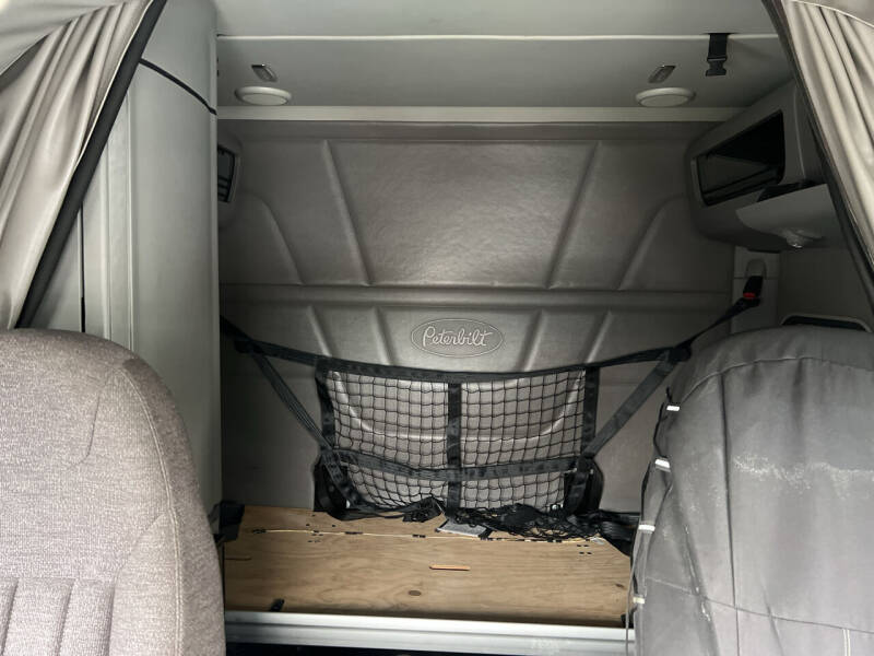 2016 Peterbilt 579