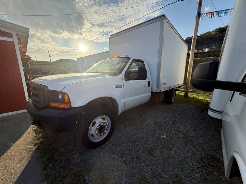 2001 Ford F-450's photo