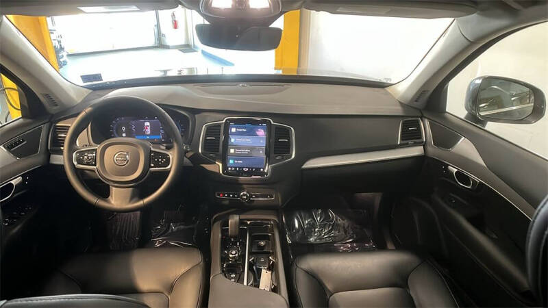 2024 Volvo XC90 B5 Core Bright Theme