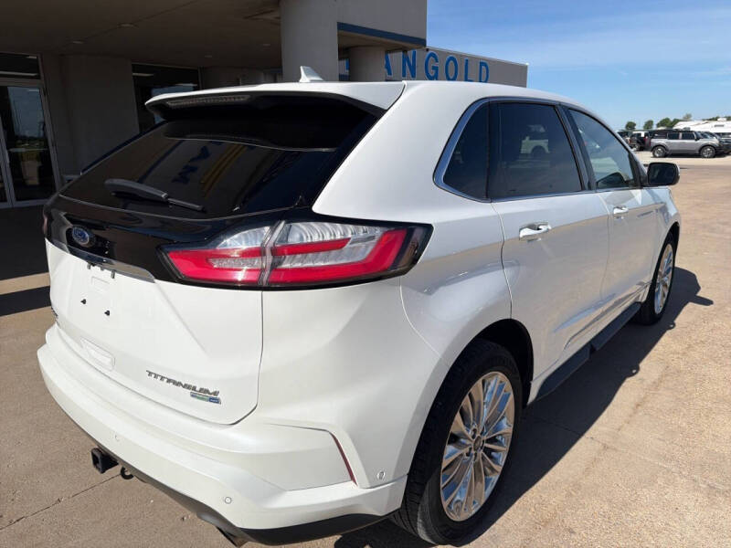2020 Ford Edge Titanium