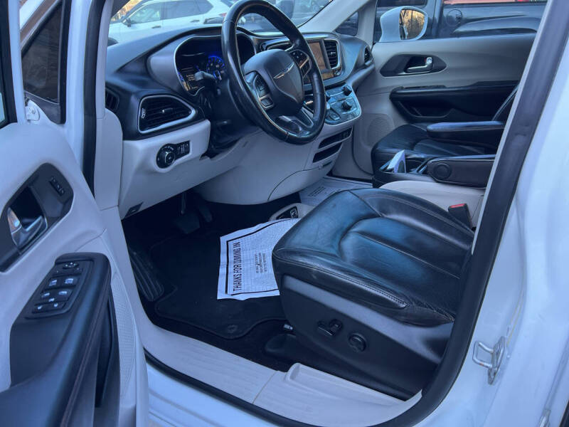 2020 Chrysler Pacifica Touring L