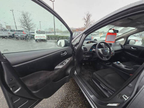 2016 Nissan LEAF S-24