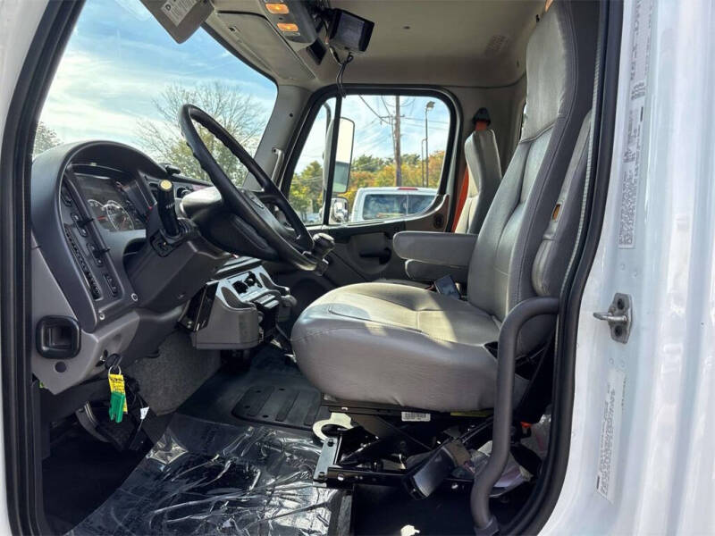 2016 Freightliner M2 106