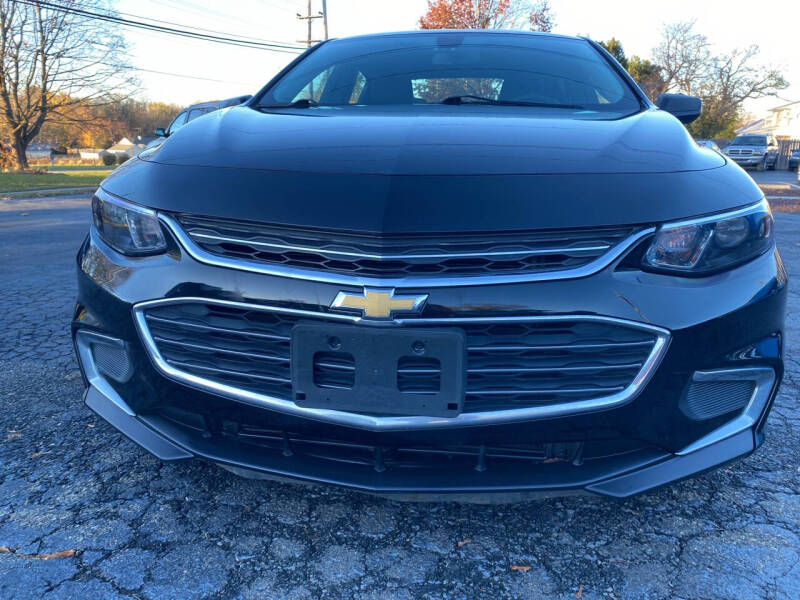 2018 Chevrolet Malibu null photo 4