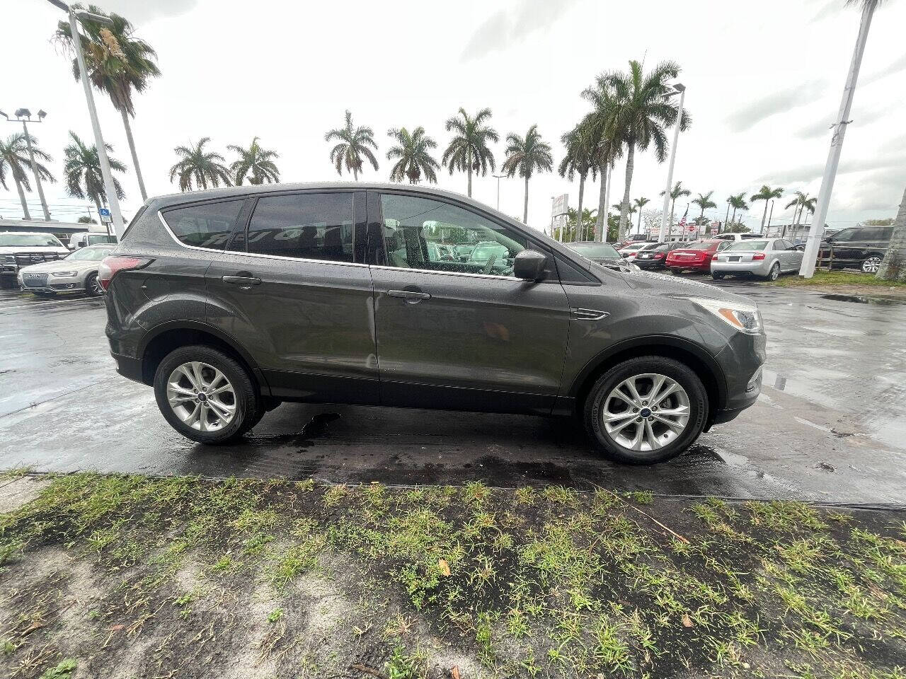 2017 Ford Escape SUV - $10,900