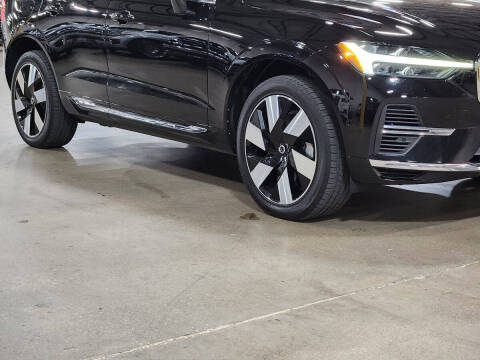 2023 Volvo XC60 Recharge T8 Plus Bright Theme