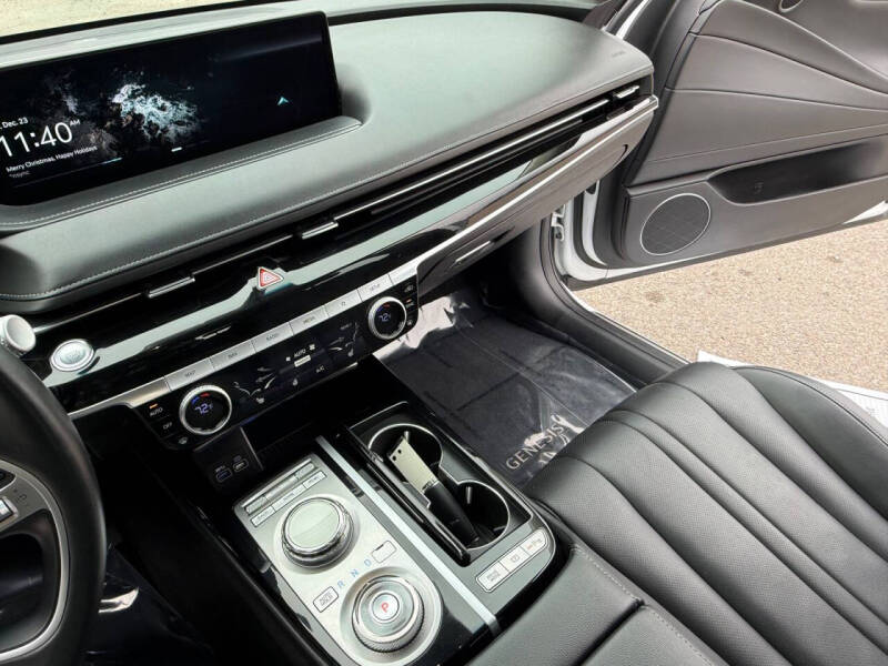 2023 Genesis G80