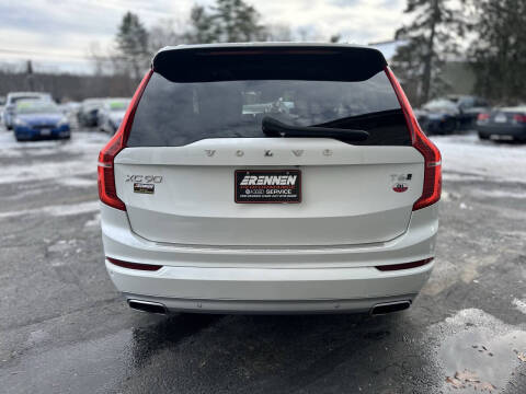 2021 Volvo XC90 T6 Momentum 7-Passenger